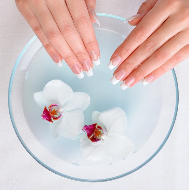 French manicure spa service